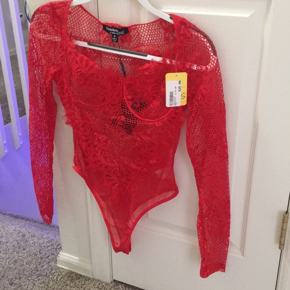 Red lingerie bodysuit - Picture 4 of 7